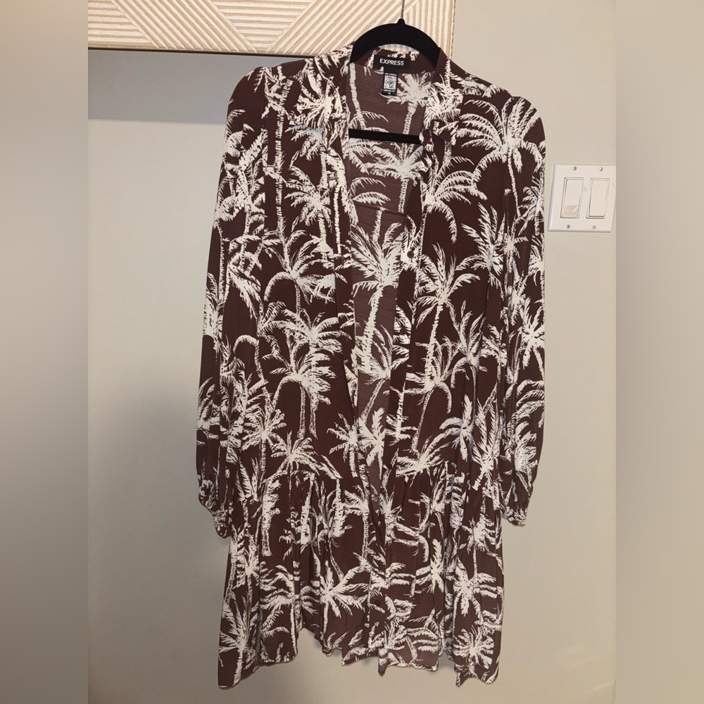 Express Palm Tree dress. Size XS - fits like a S/M